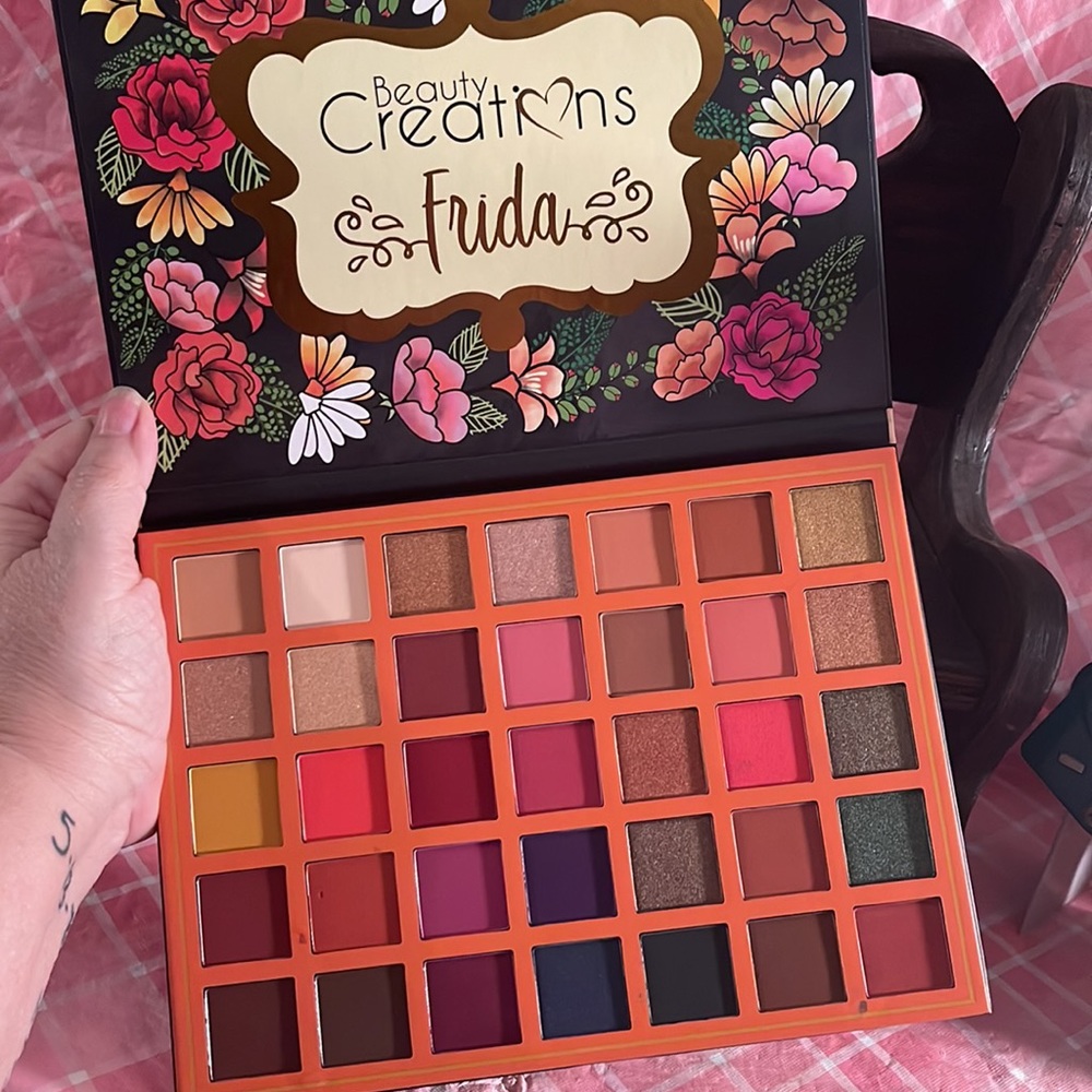 🎈SALE🎈🎀#52.XXL-3 MAKEUP PALETTE🎀